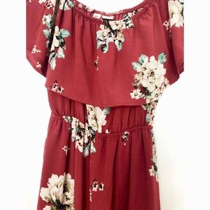Maroon floral off the shoulder maxi dress 🌸🌼🌺